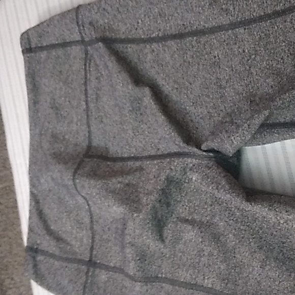 VICTORIA'S SECRET SPORT WOMENS CAPRI LEGGINGS - Picture 6 of 13